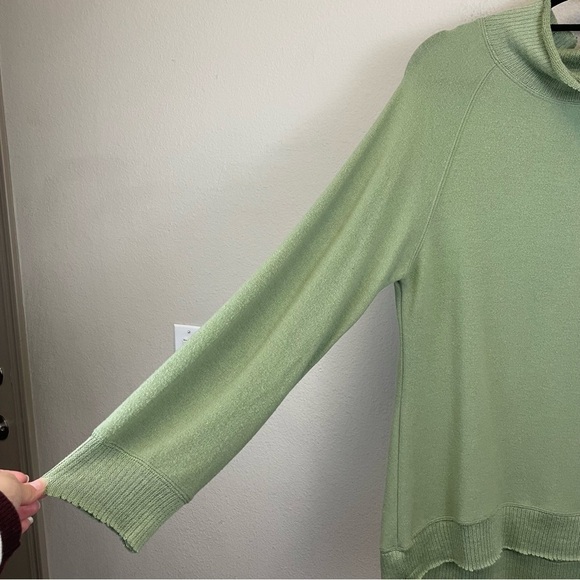 Z Supply Green Soft Spun Mock Neck Long Sleeve Lightweight Sweater Size Large - Picture 4 of 8